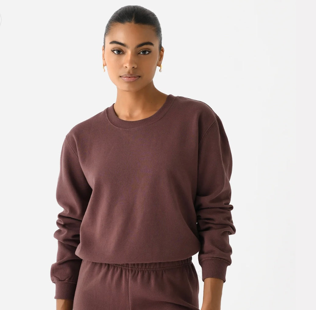 Brown crewneck sweatshirt