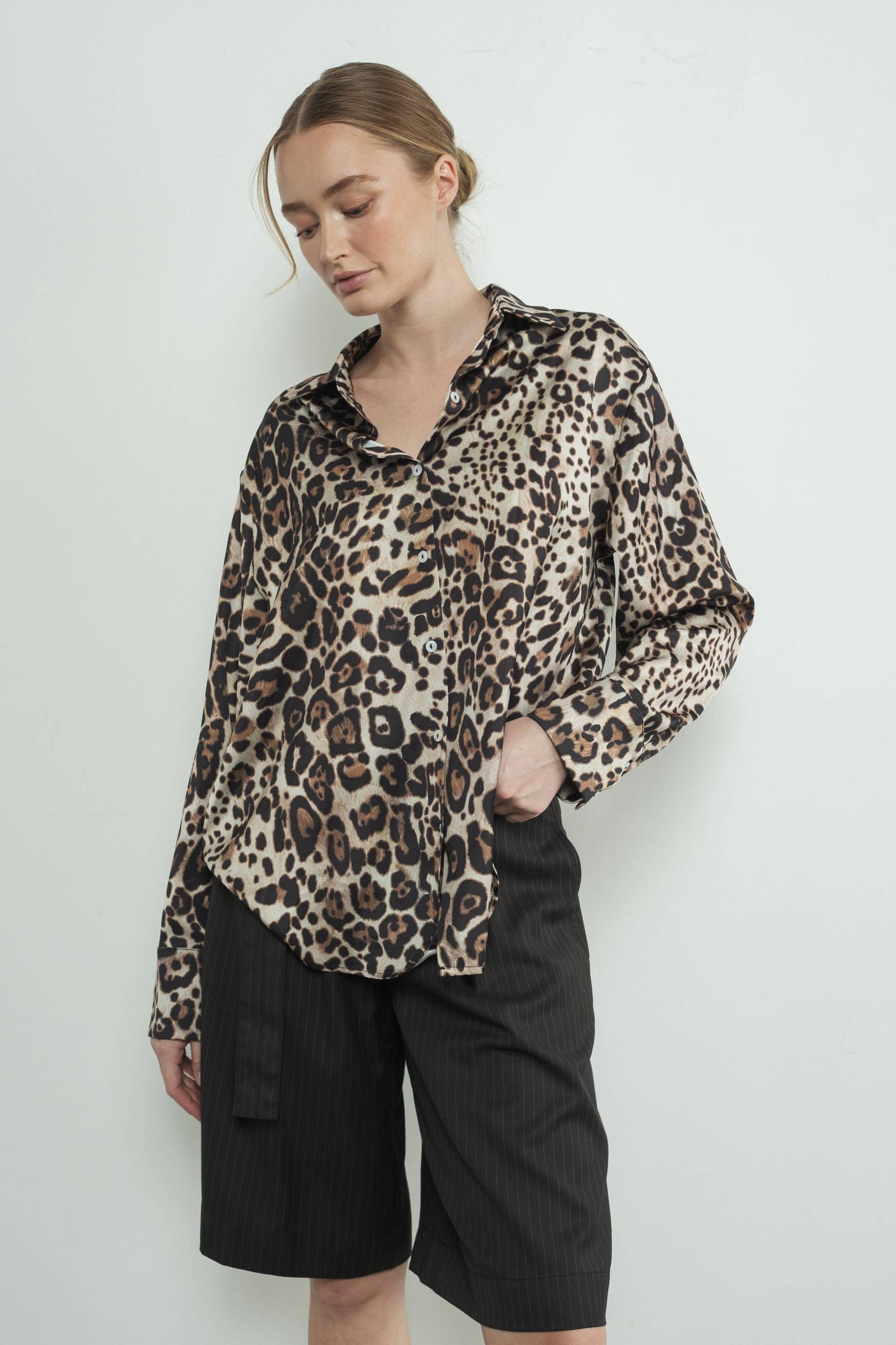 MAT3013 SATIN AMINMAL PRINT BUTTONDOWN SHIRTS