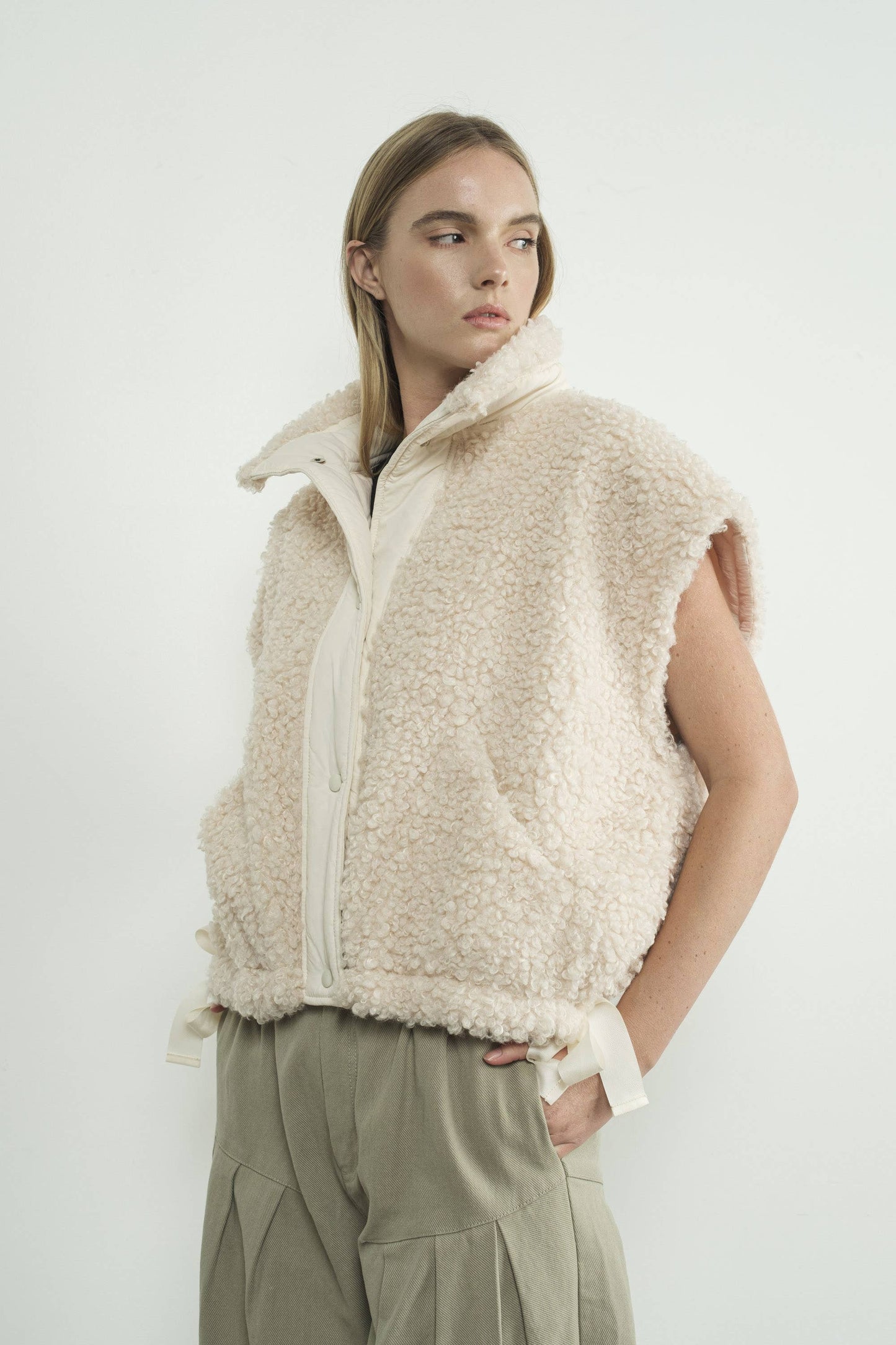 MAJ3048 OVERSIZED FAUX FUR VEST WITH RIBBON DRAWSTRINGS