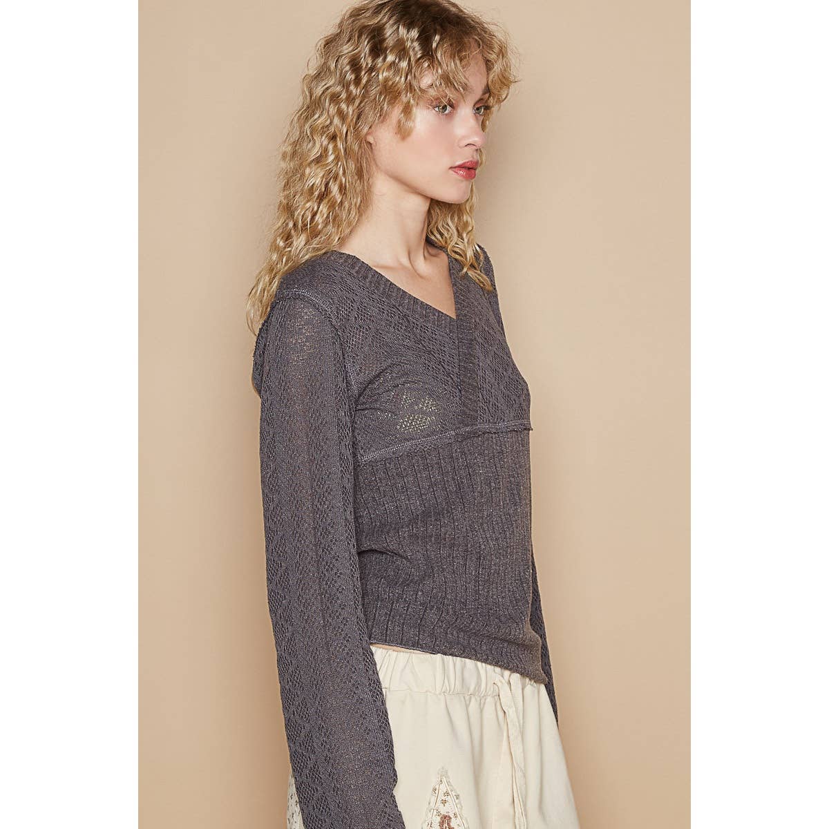 Overlay neck long sleeve overlock stitch solid top