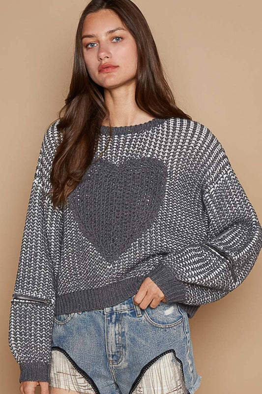 Round neck heart patch zipper point sleeve sweater