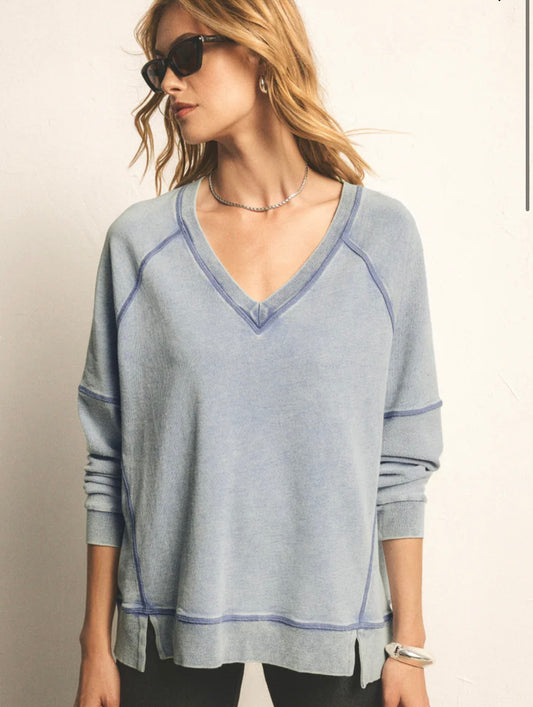 V-neck weekeder sweatshirt