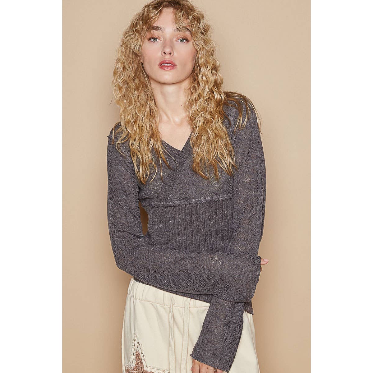 Overlay neck long sleeve overlock stitch solid top